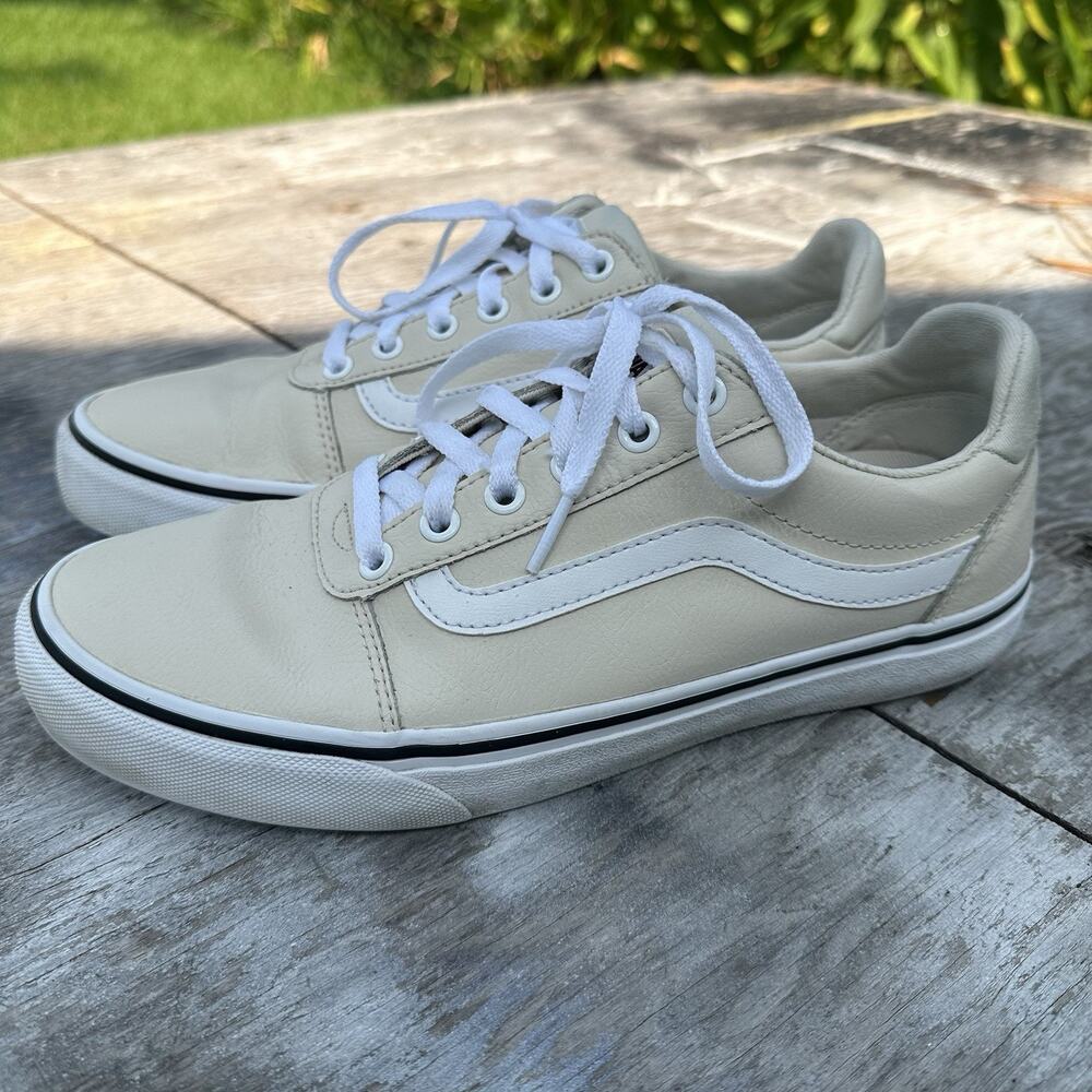 Vans Old Skool Women’s 9.5 White Athletic Skateboard Walking Shoes Sneakers